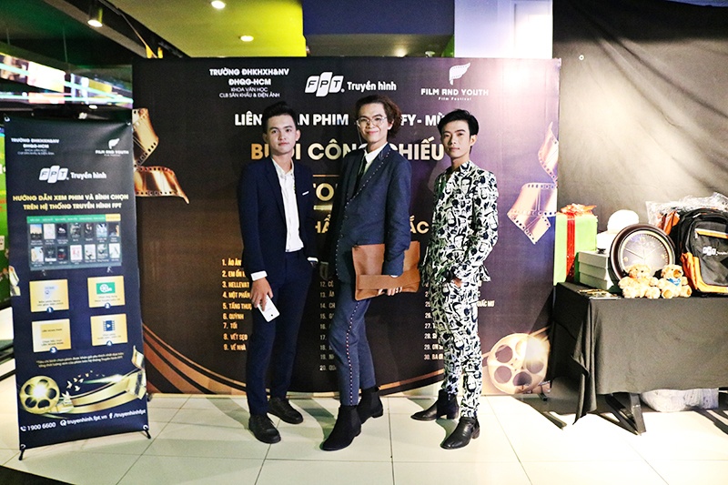 Lien hoan phim ngan FY mua 2 thu hut dong dao sinh vien hinh anh