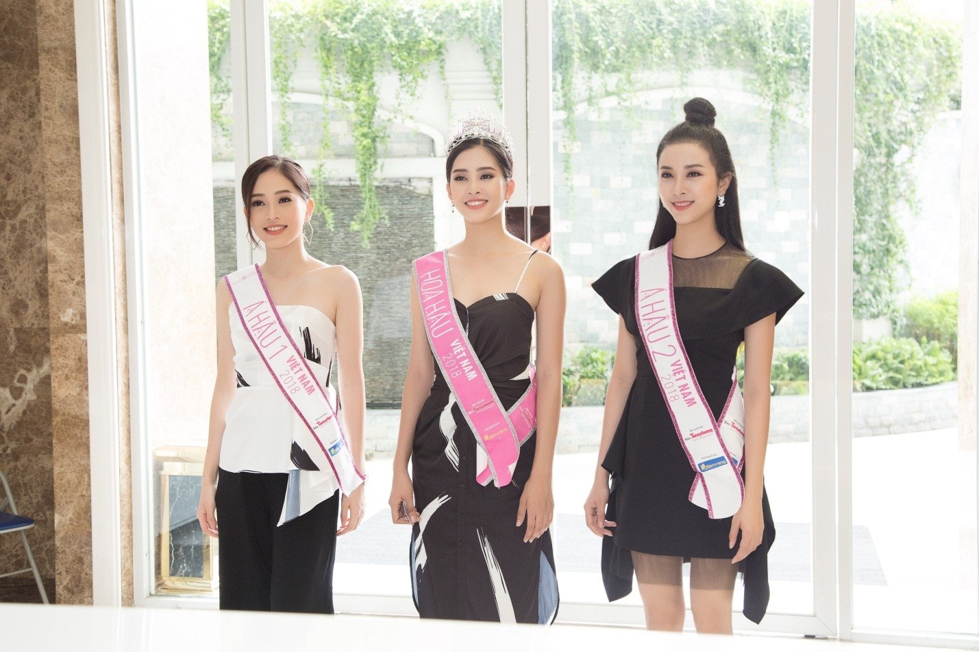 Ben trong khong gian song sang trong cua top 3 Hoa hau Viet Nam hinh anh