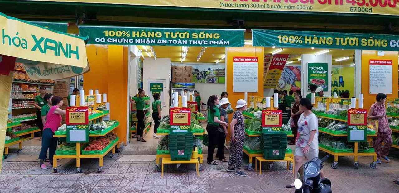 Bach hoa Xanh ra mat sieu thi mo giua long cho hinh anh