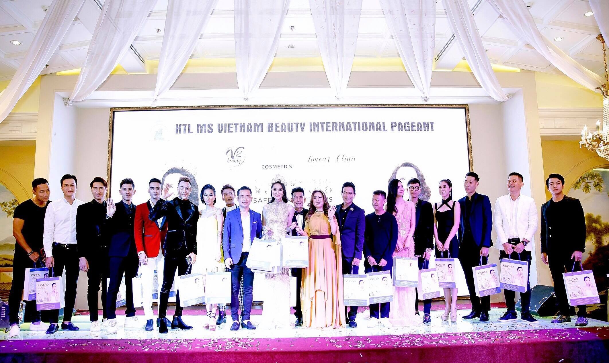 Hoa hau Viet Nam Quoc te 2018 anh 8