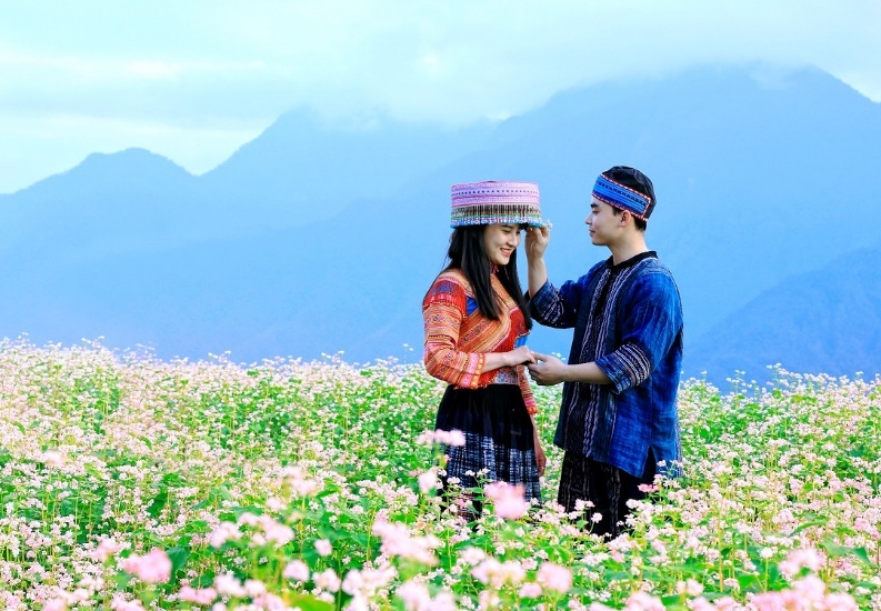 'Thanh pho tren may' Sun World Fansipan Legend chuyen mau qua 4 mua hinh anh