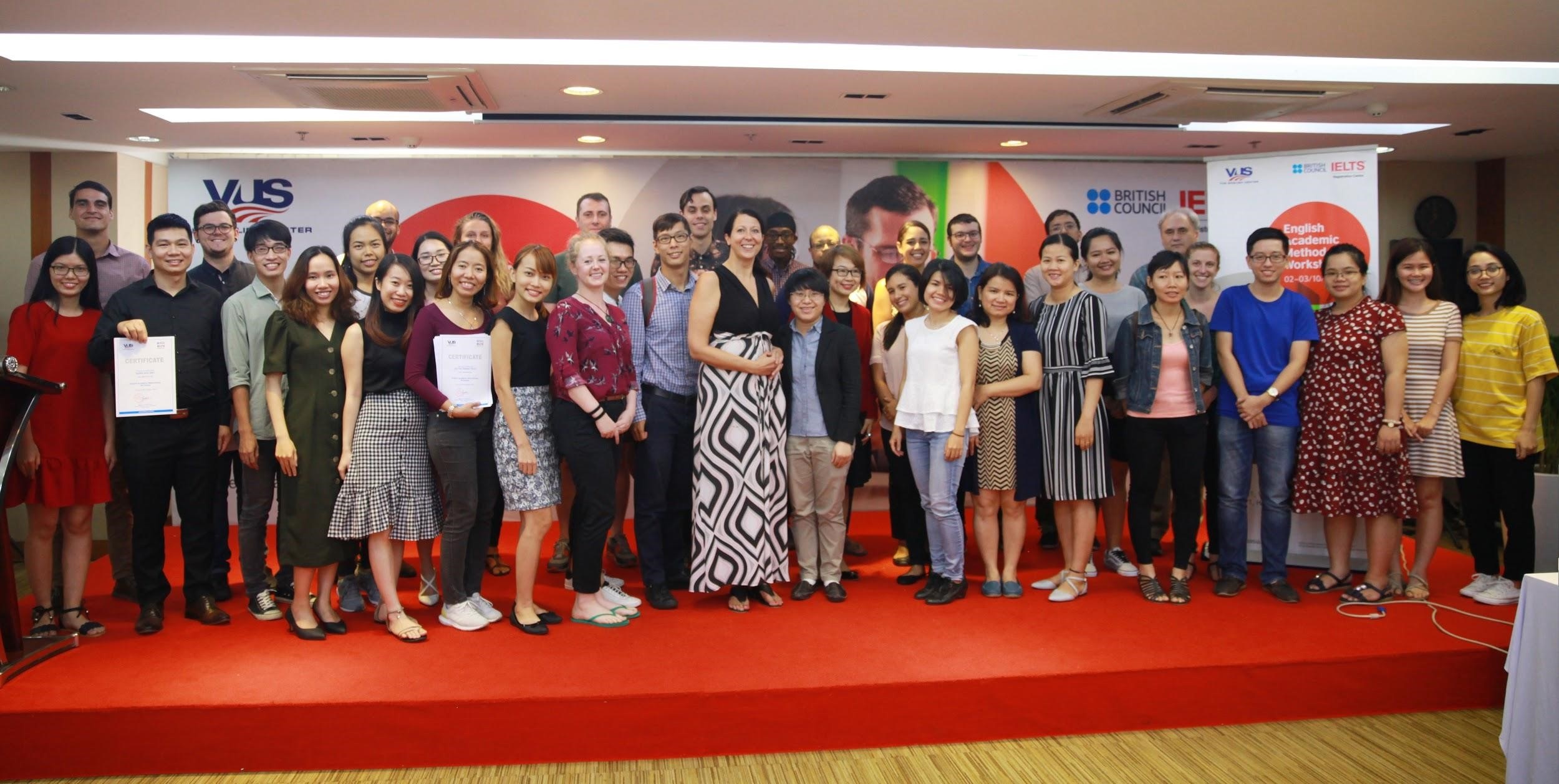 Anh van Hoi Viet My VUS anh 1