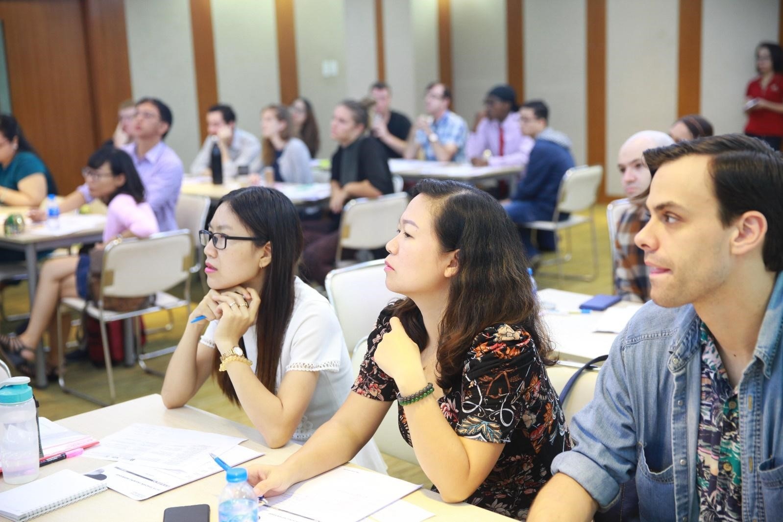 Anh van Hoi Viet My VUS anh 3