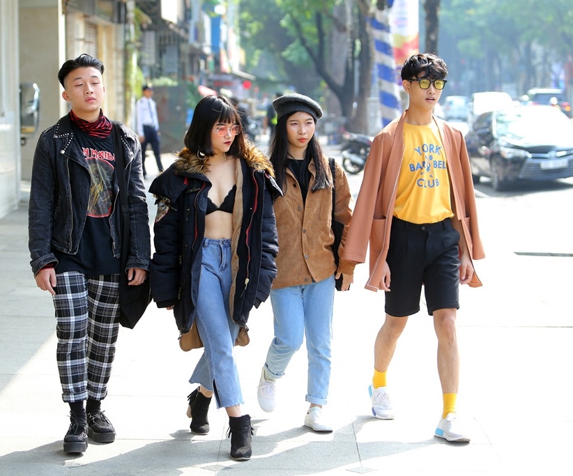 Cong dong mang noi gi ve chuyen 'lam mau' cua gioi tre? hinh anh