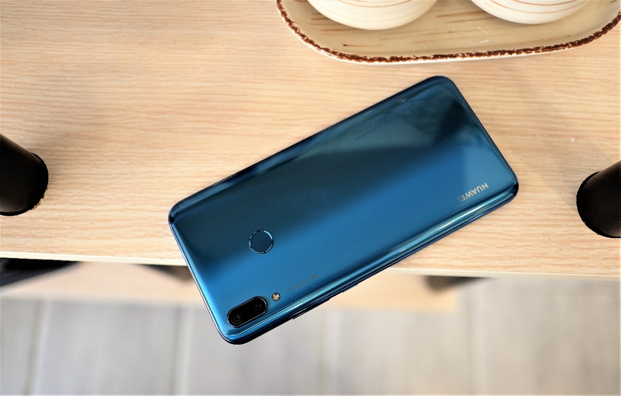 Huawei Y9 2019 anh 3