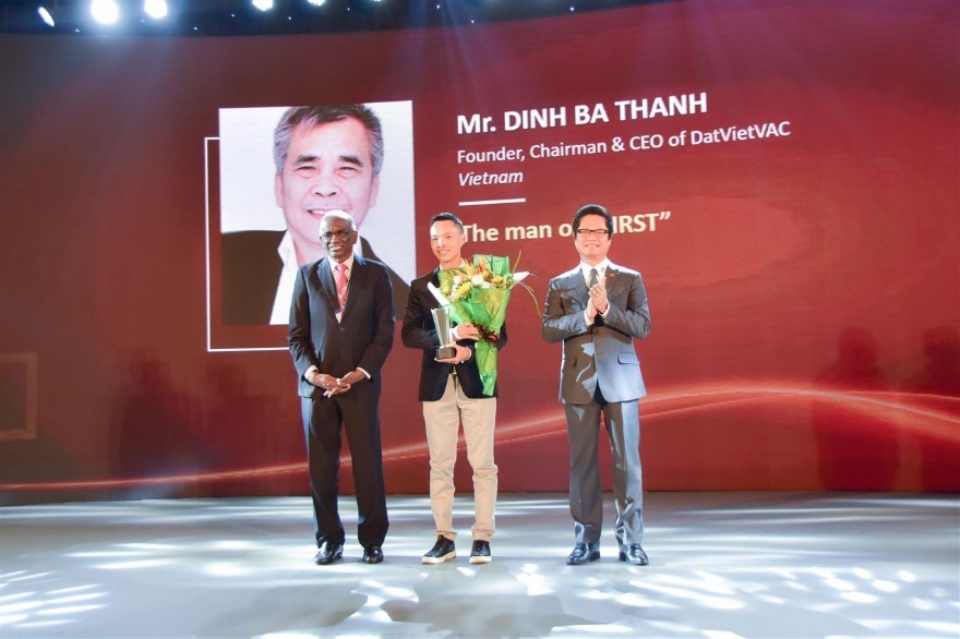 Nha sang lap DatVietVAC nhan 2 giai thuong tam co chau A hinh anh