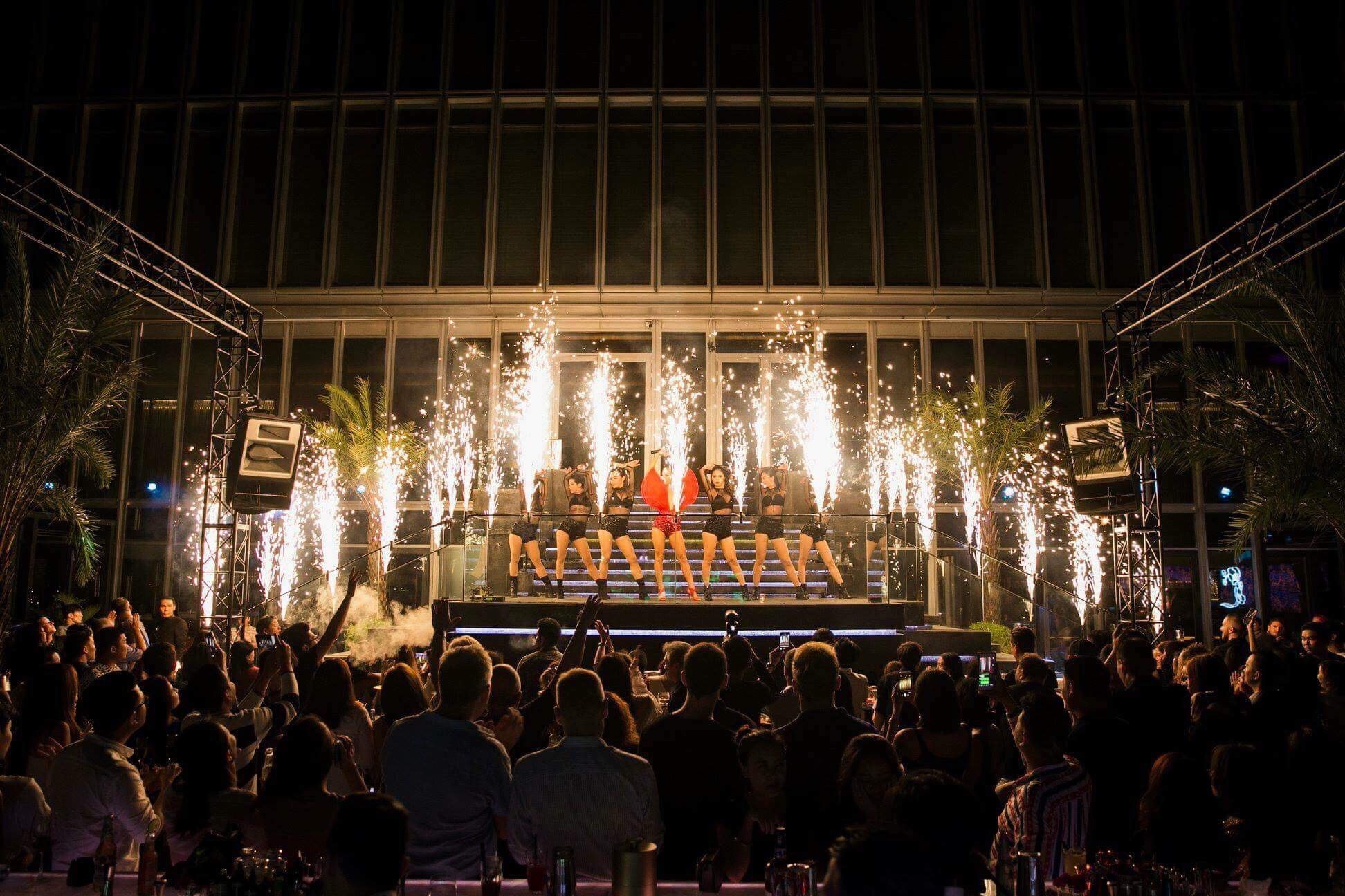 Sky XX Garden & Lounge anh 4