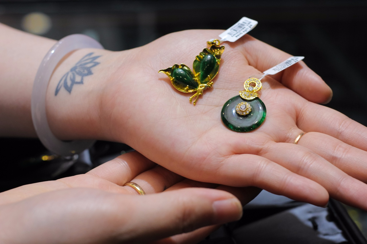 Trang suc ngoc De Lien Quan chinh thuc khai truong hinh anh