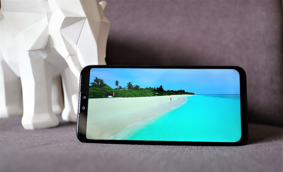 Trai nghiem nhanh Huawei Y9 2019 - hieu nang tot, gia mem hinh anh