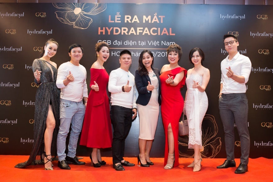Nhieu bac si tham my quy tu tai le ra mat san pham HydraFacial hinh anh