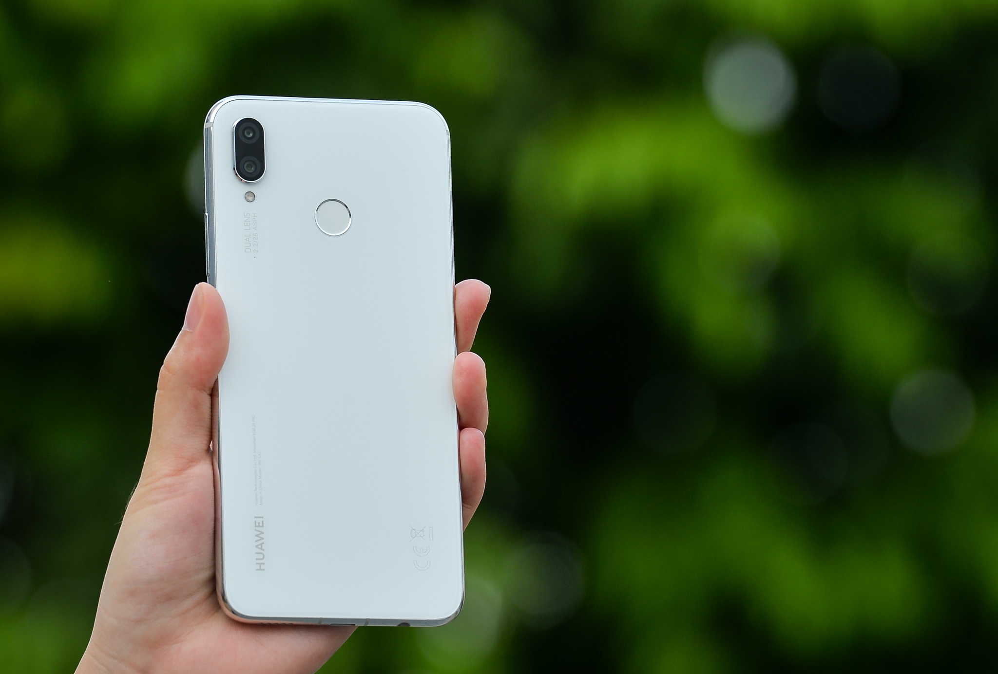 Smartphone mau nao duoc ua chuong nhat? hinh anh