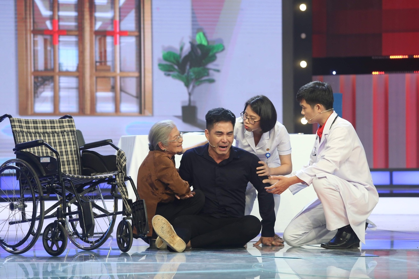 Đặc nhiệm blouse trắng ảnh 2 Dac nhiem blouse trang anh 2