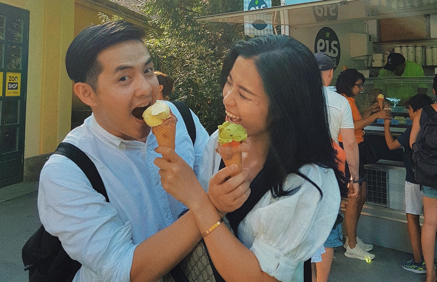 Mot ngay o Vienna cua Dong Nhi va Ong Cao Thang hinh anh