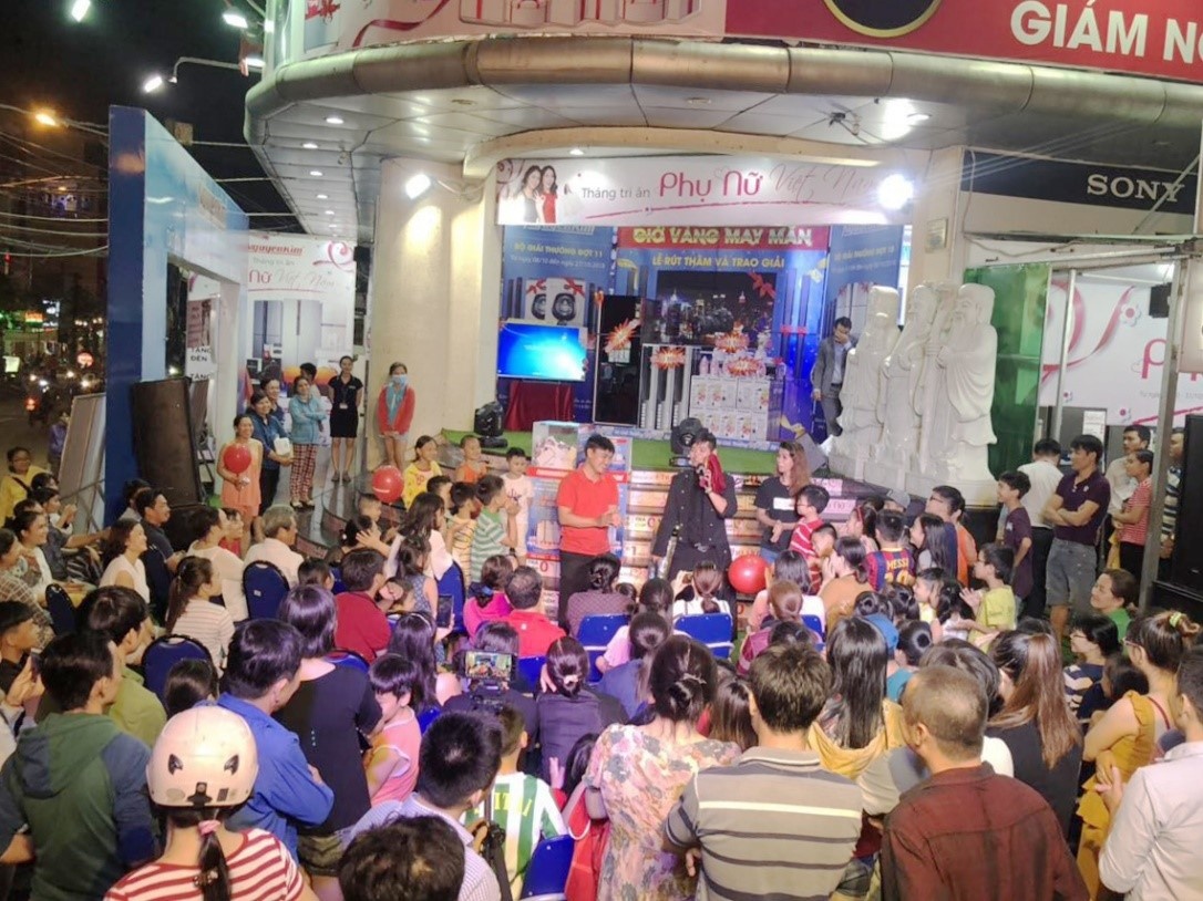 Nguyen Kim ap dung bo 3 khuyen mai trong thang 10 hinh anh