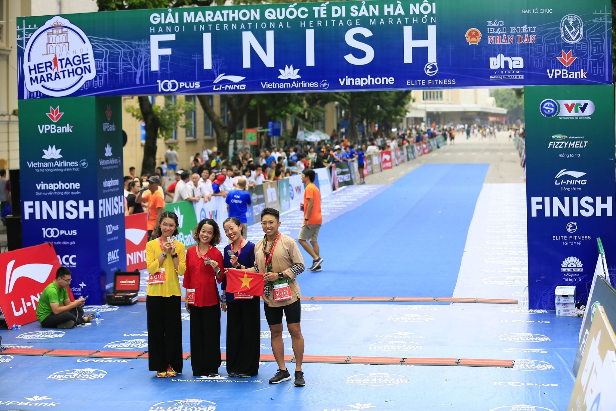 Giai marathon Quoc te Di san Ha Noi anh 6