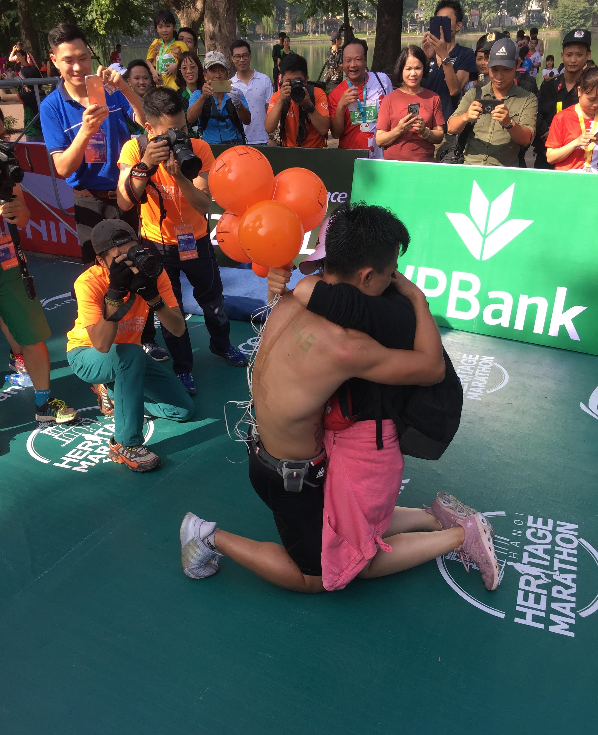 Giai marathon Quoc te Di san Ha Noi anh 1