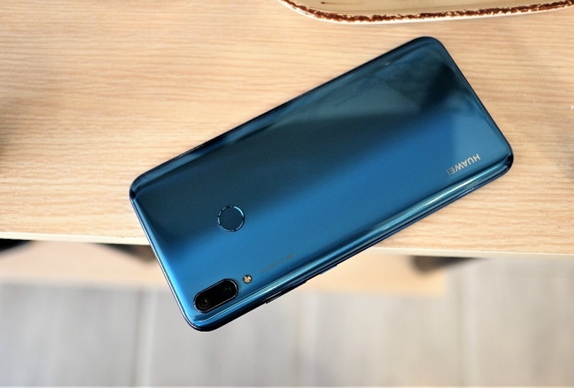 3 smartphone tam trung dang chu y cua Huawei hinh anh