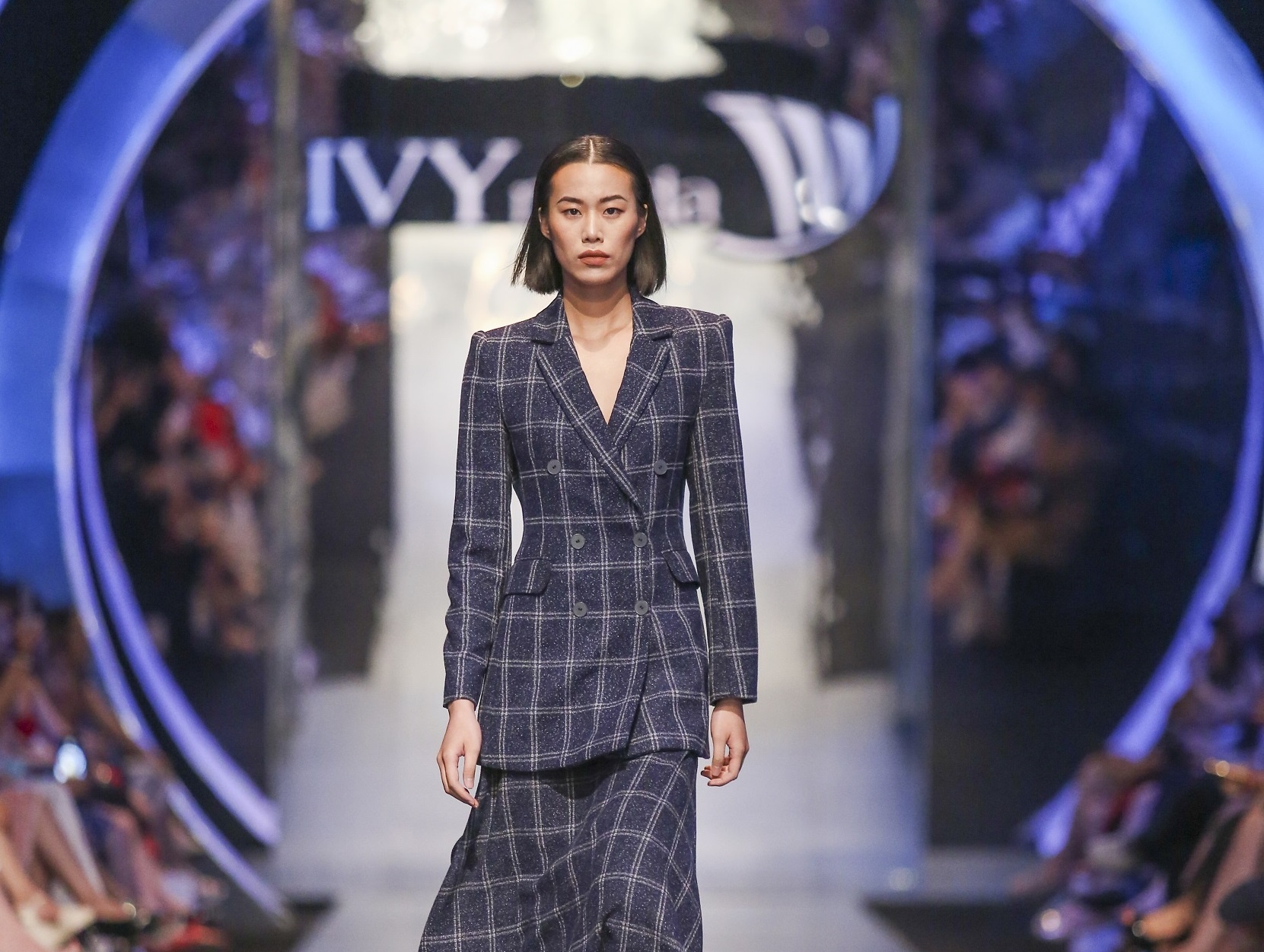 BST Tomorrowland va chien luoc dan dau xu huong cua Ivy Moda hinh anh