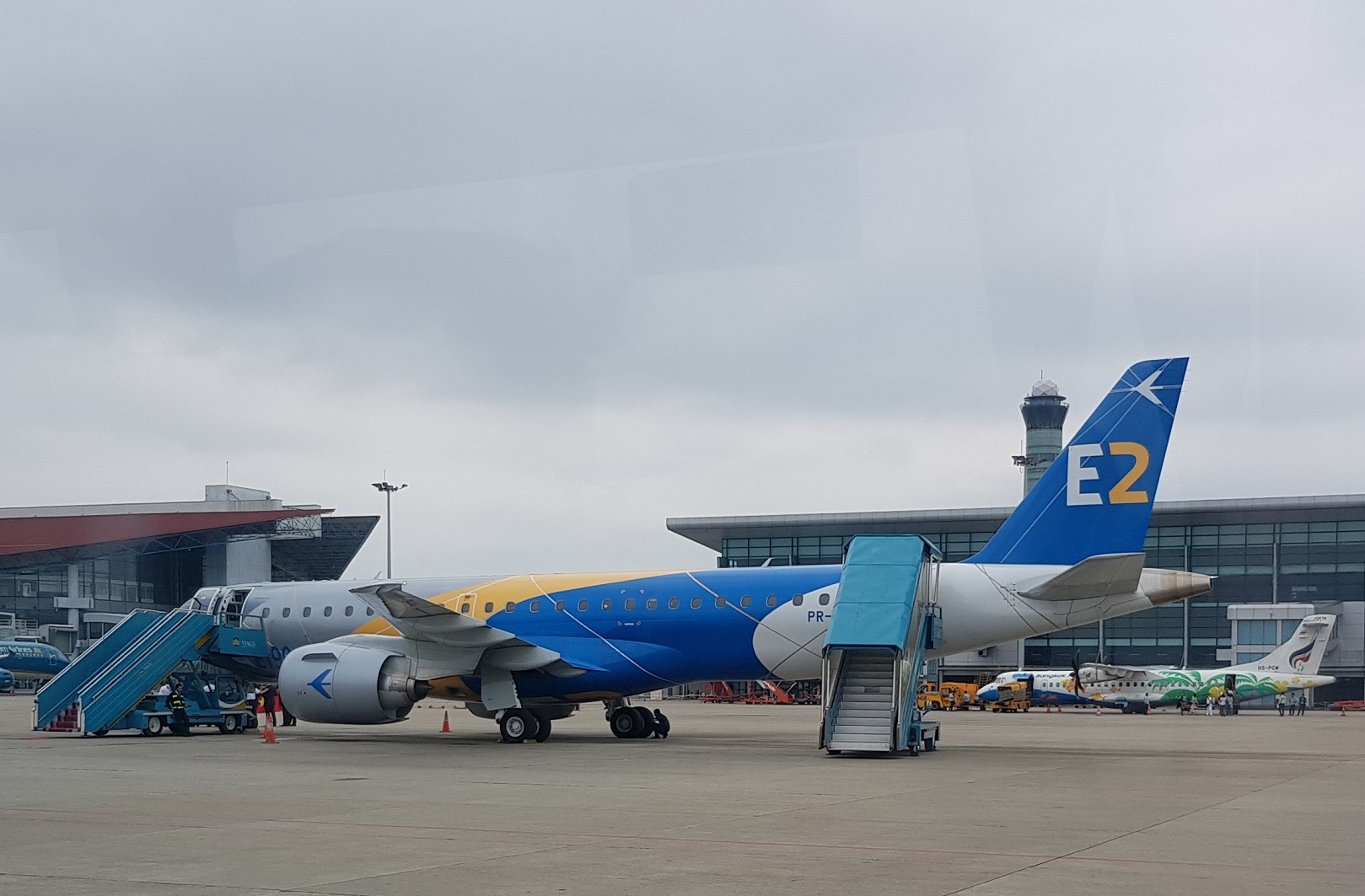 Vietnam Airlines khai thac dong may bay phan luc loai nho hinh anh