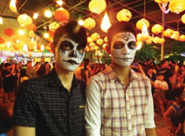 Le hoi Halloween soi dong o khu vui choi Tho Trang hinh anh