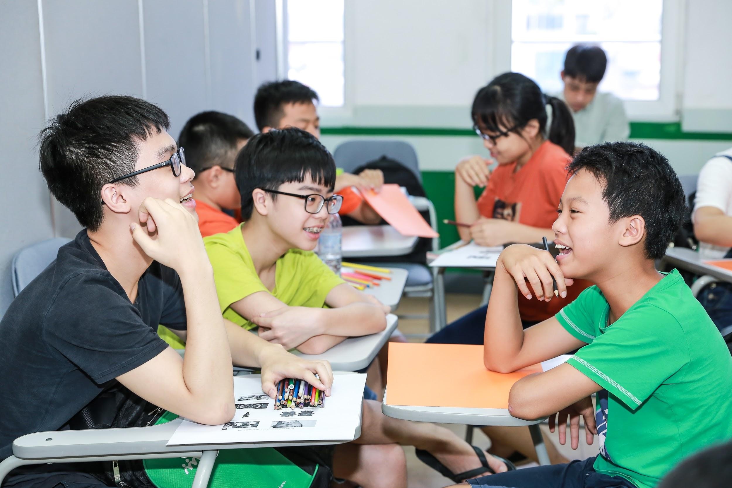 Cha me co dang tao ap luc cho con? hinh anh