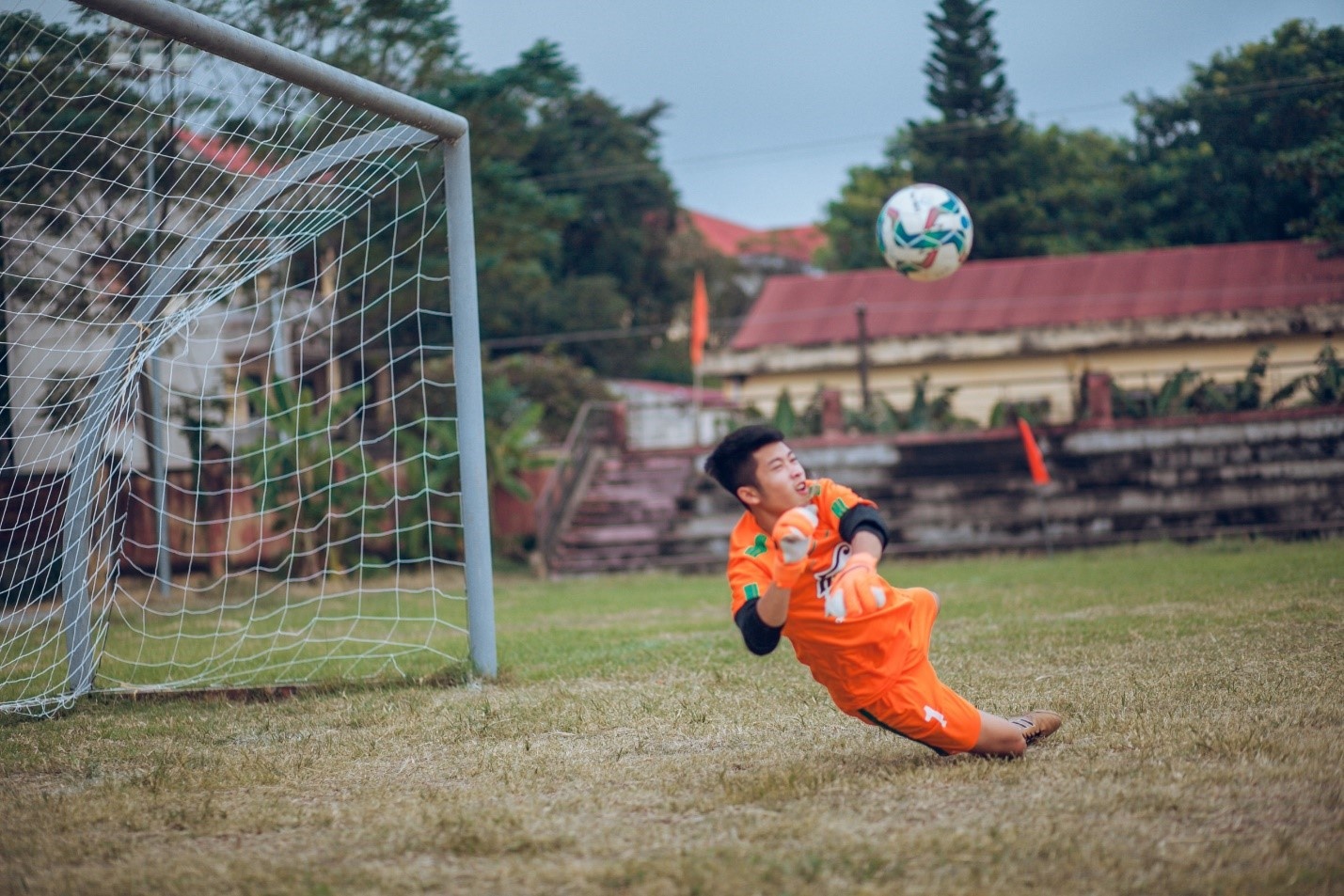 Nhung khoanh khac an tuong tai giai bong da Thanh Hoa hinh anh