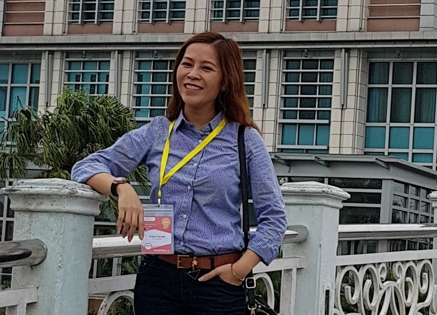 Nguoi tre thach thuc ban than voi nghe tu van bao hiem hinh anh