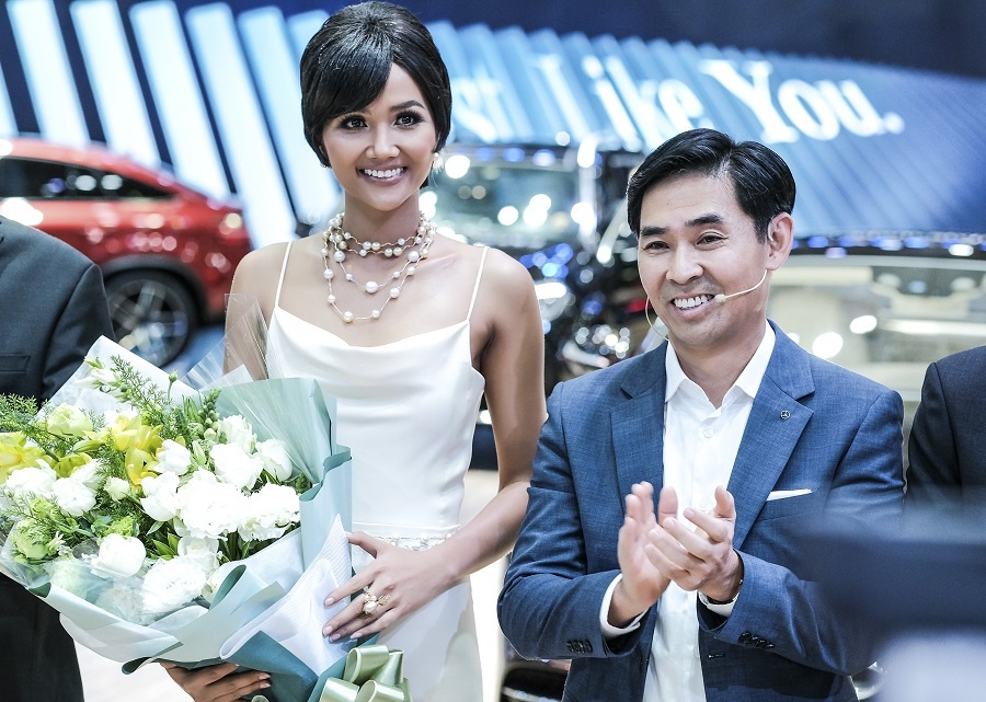 Mercedes-Benz Viet Nam anh 9