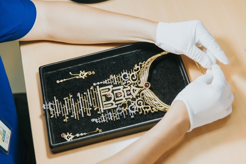 Ngam ve dep dat nuoc, con nguoi Viet Nam qua 90 thiet ke trang suc hinh anh