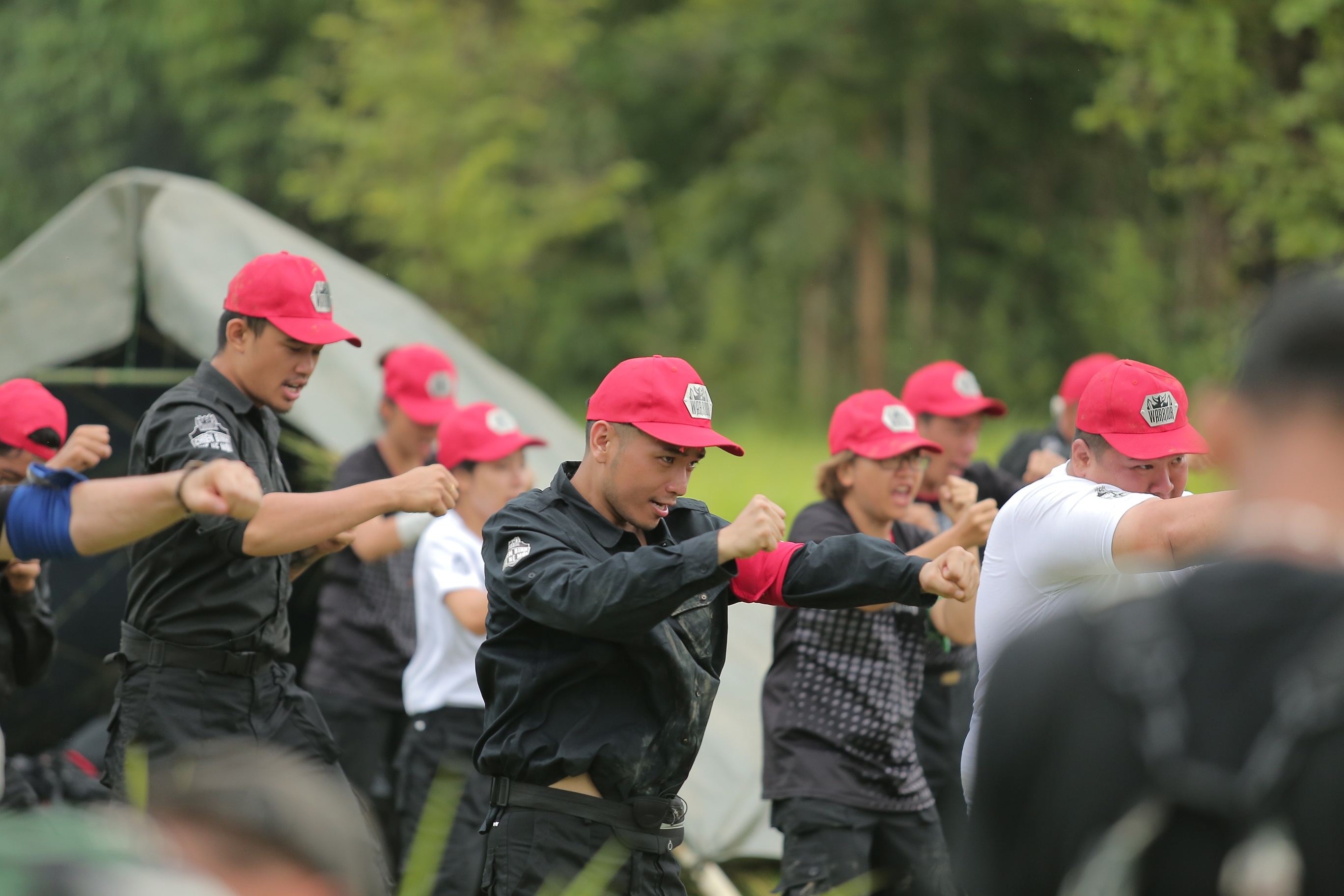 Khan gia thot tim voi thu thach sinh ton trong 'Chien binh the he moi' hinh anh