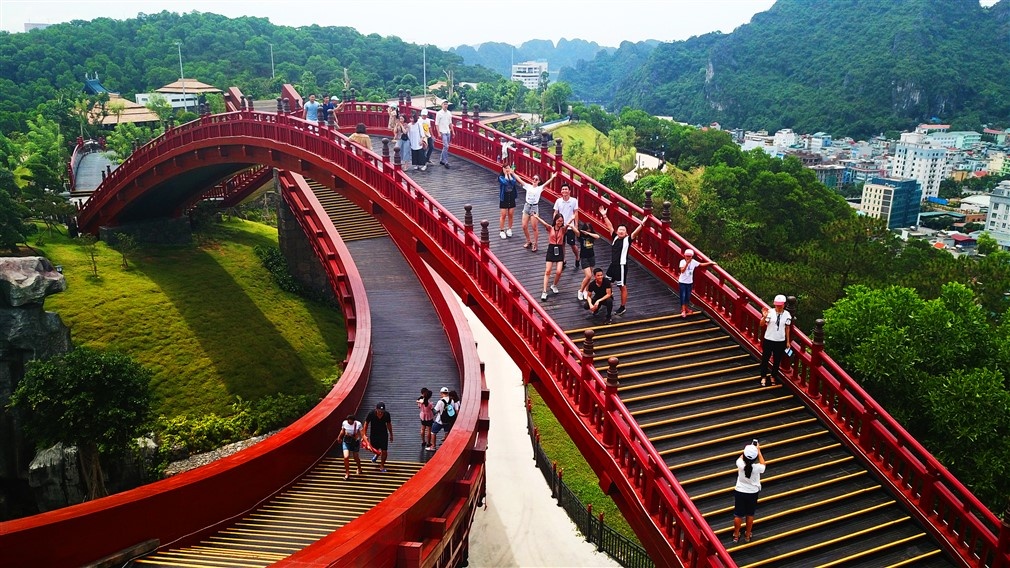 Doi gio cuoi tuan voi 3 diem vui choi cach Ha Noi mot gio di chuyen hinh anh