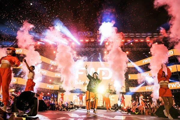 Toc Tien, Son Tung truyen thong diep 'som bao ve' den gioi tre hinh anh