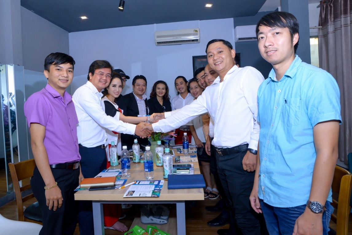 Ngộ Entertainment ảnh 3 Ngo Entertainment anh 3