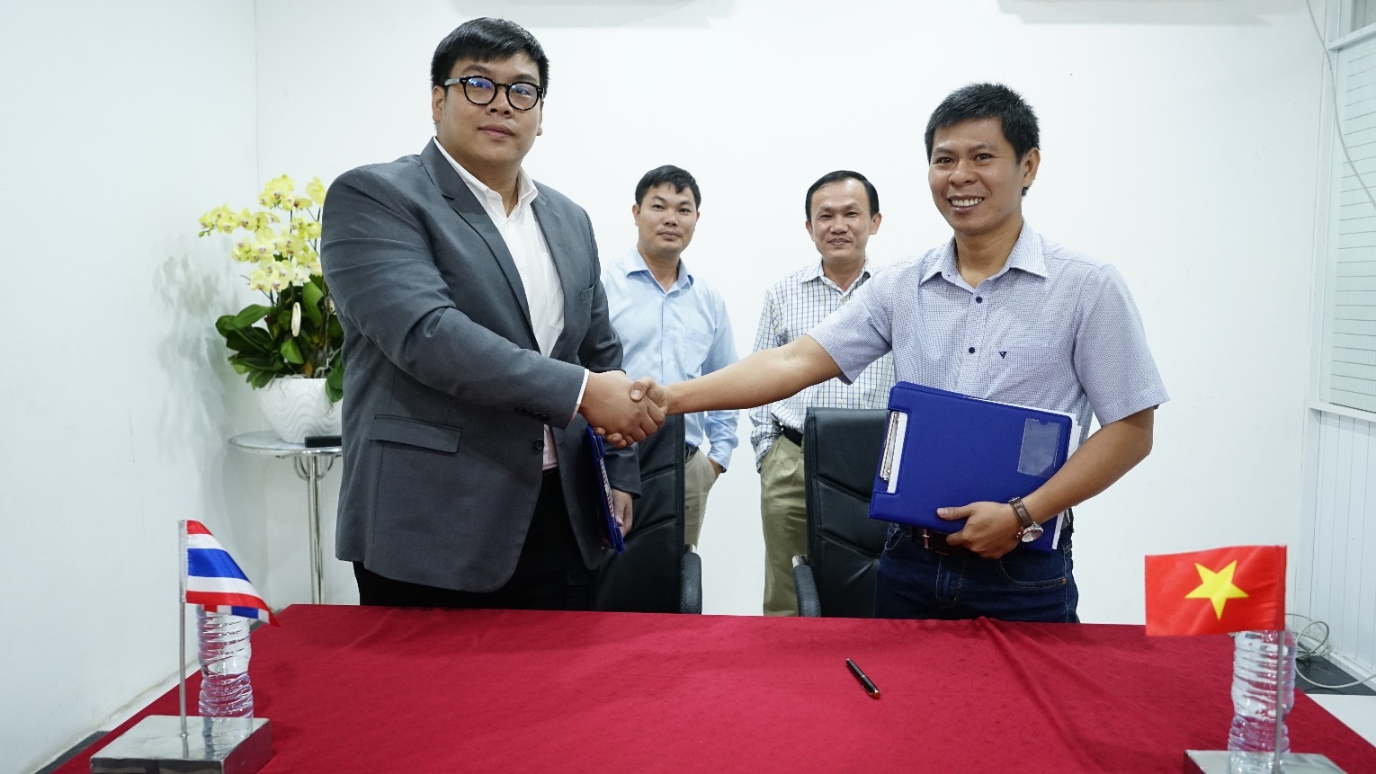 Doanh nghiep Viet xuat khau do noi ngoai that inox, nhua sang Thai Lan hinh anh