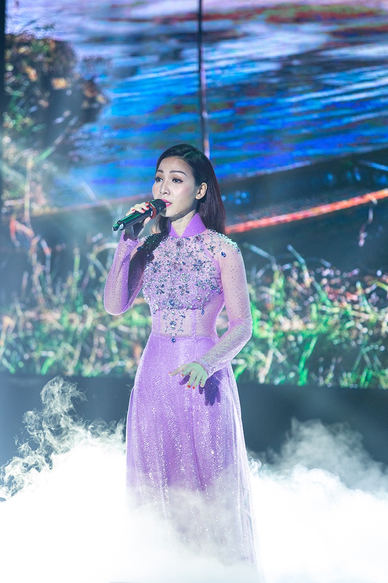 ca si Khanh Loan anh 2