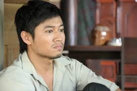 Quy Binh go cua phong tan hon, ru co dau bo tron hinh anh