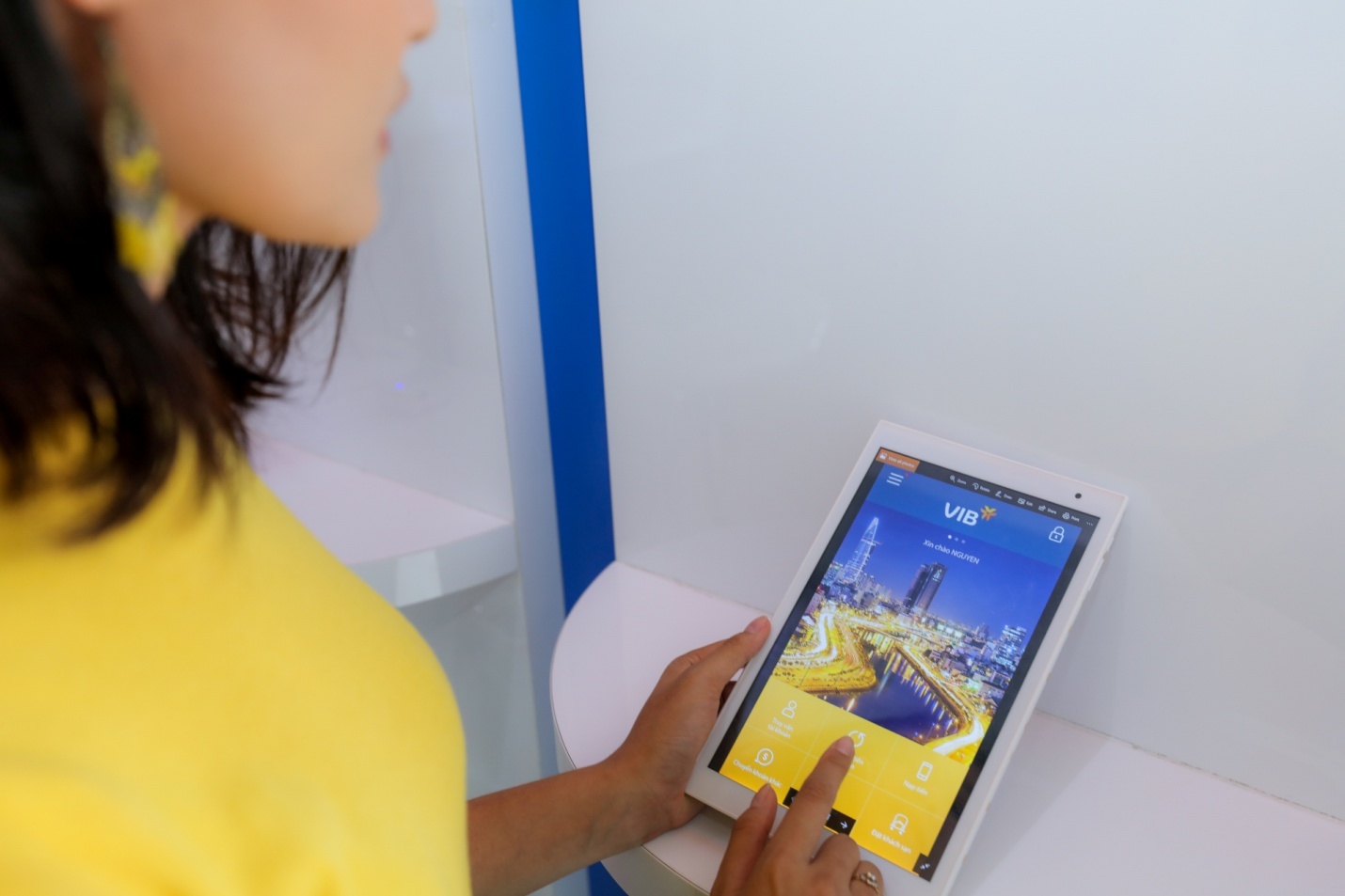 Tai khoan ngan hang va su tien dung trong cuoc song hien dai hinh anh