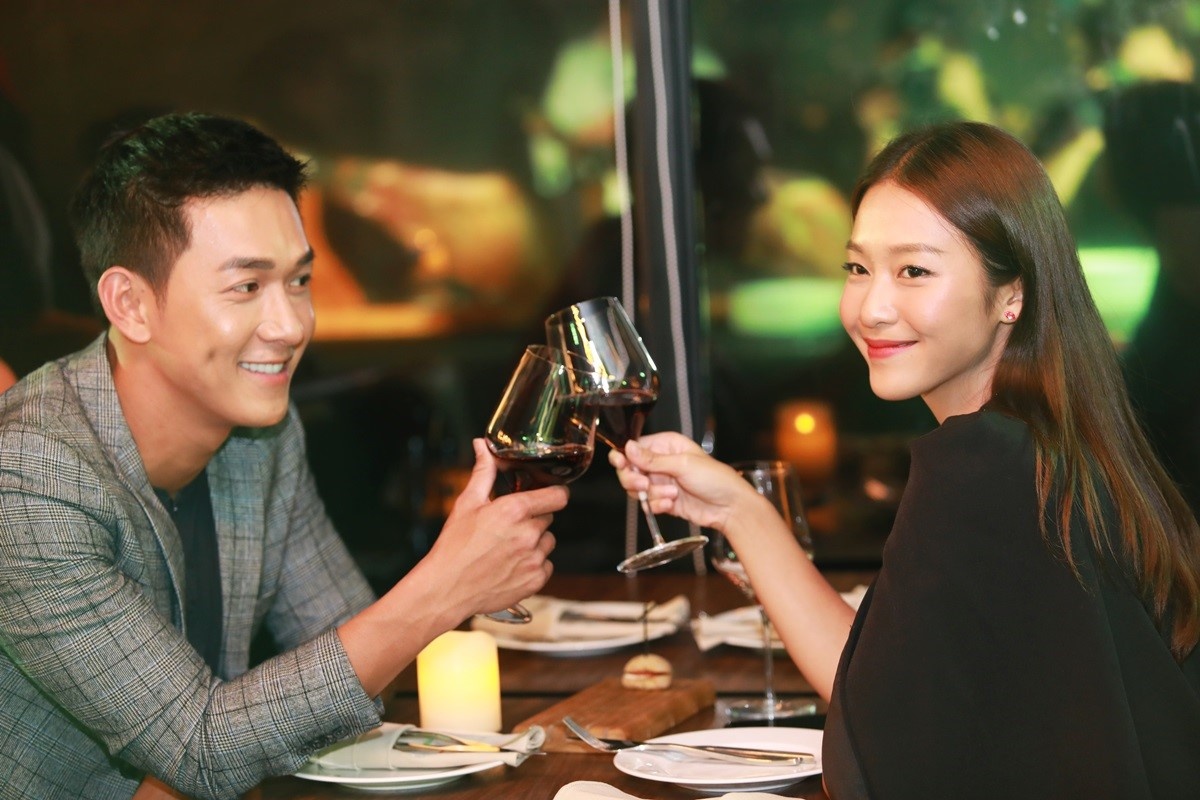 'Dai uy' Song Luan vuot toc, mai me ngam Kha Ngan trong su kien hinh anh