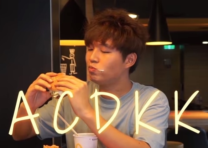 Khoe clip tham an, Woossi nhan ‘bao like’ tu nguoi ham mo hinh anh