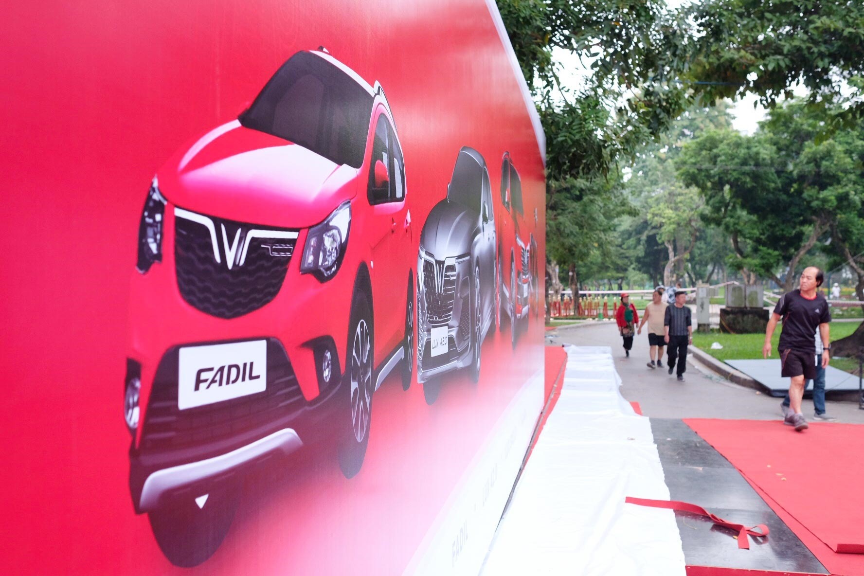 VinFast ra mat 4 mau xe moi tai Ha Noi chieu ngay 20/11 hinh anh