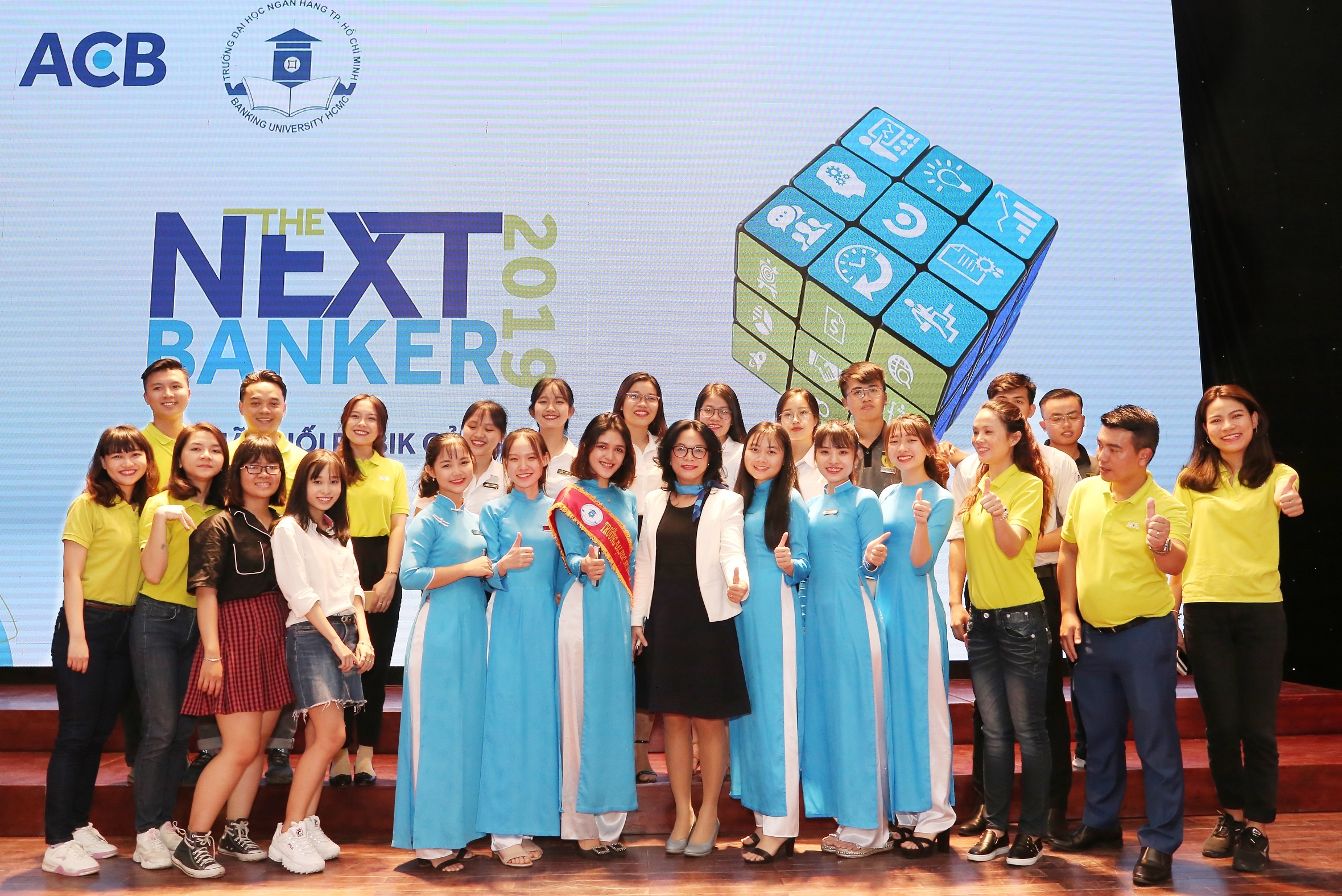 Trai nghiem 500 cong viec ngan hang voi The Next Banker hinh anh