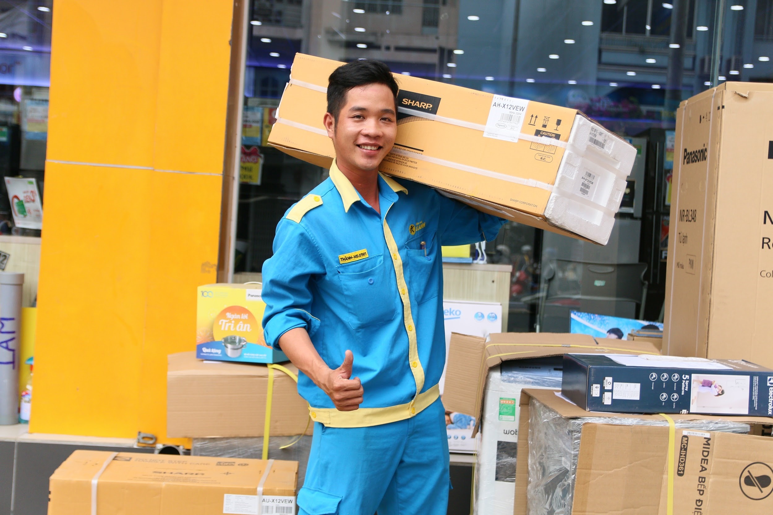 Dien May Xanh tuyen dung so luong lon dip cuoi nam hinh anh