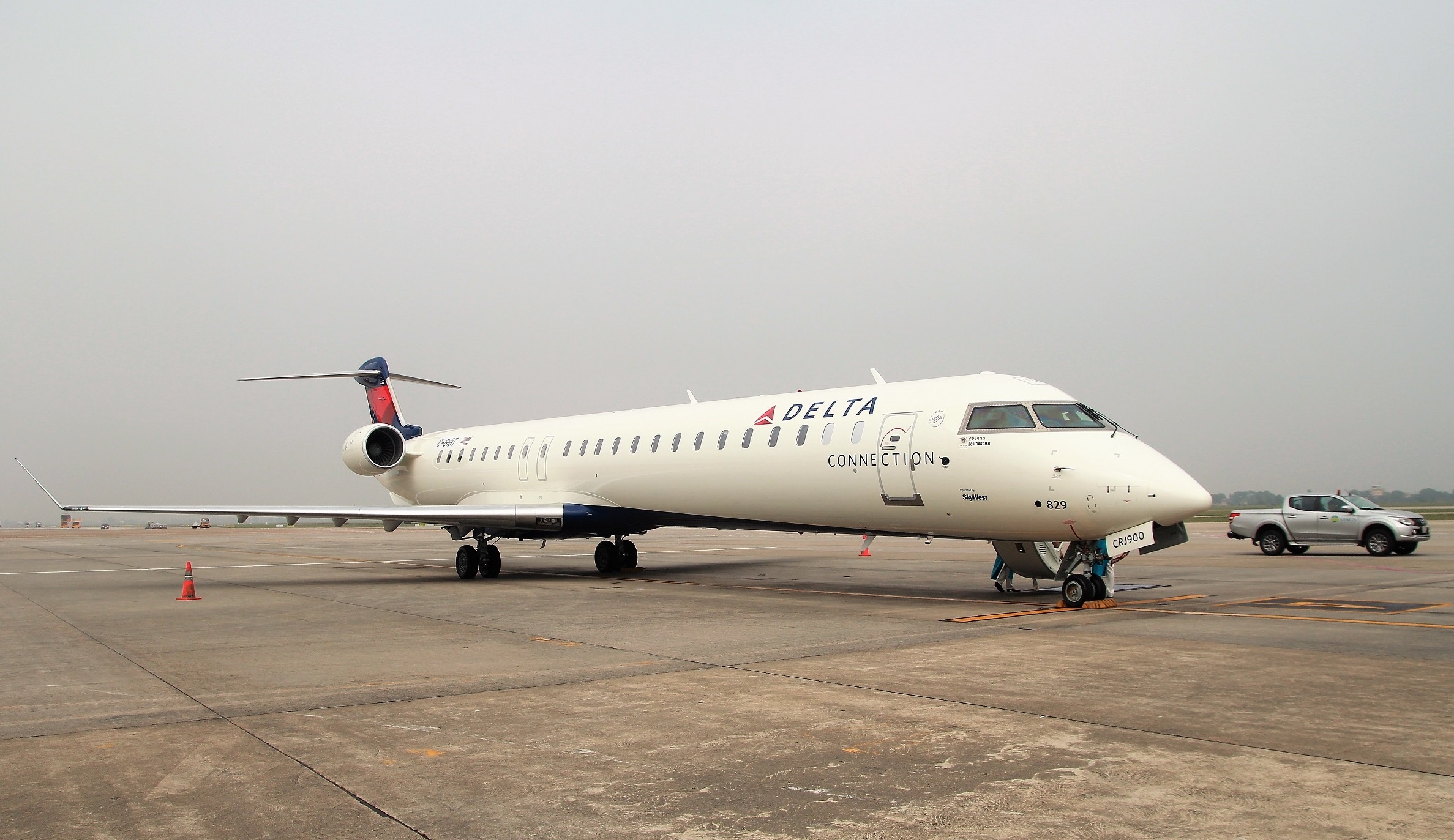 Vietnam Airlines tham gia thu nghiem tau bay CRJ900 Bombardier hinh anh