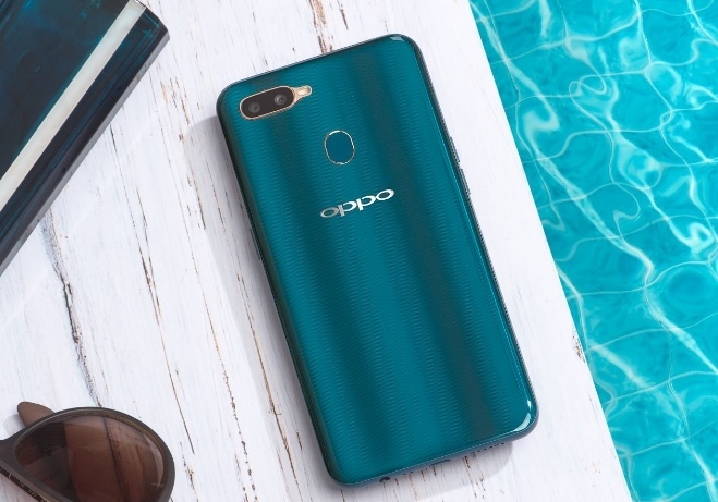 3 ly do giup Oppo A7 thu hut gioi tre hinh anh