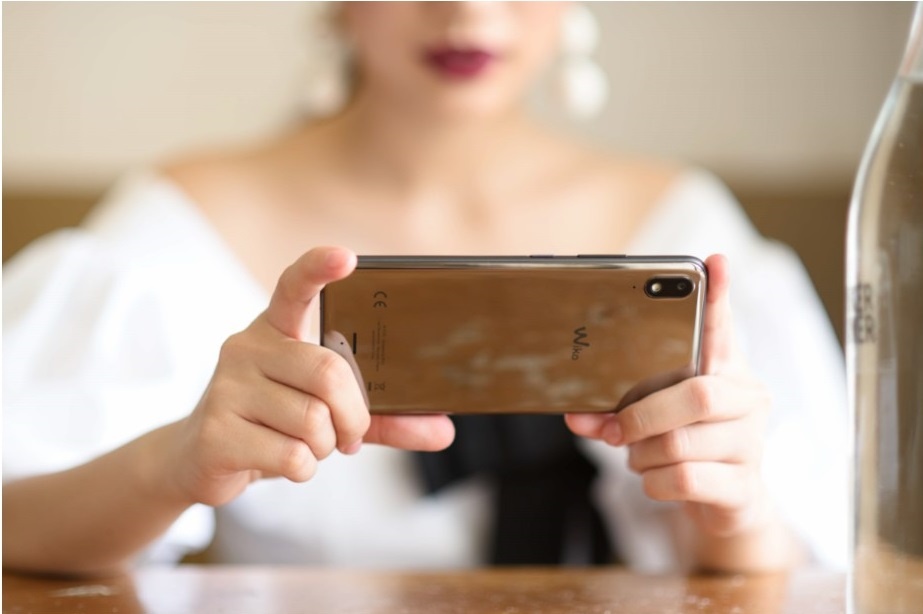 Suc hut cua Wiko View 2 Go van chua giam nhiet hinh anh