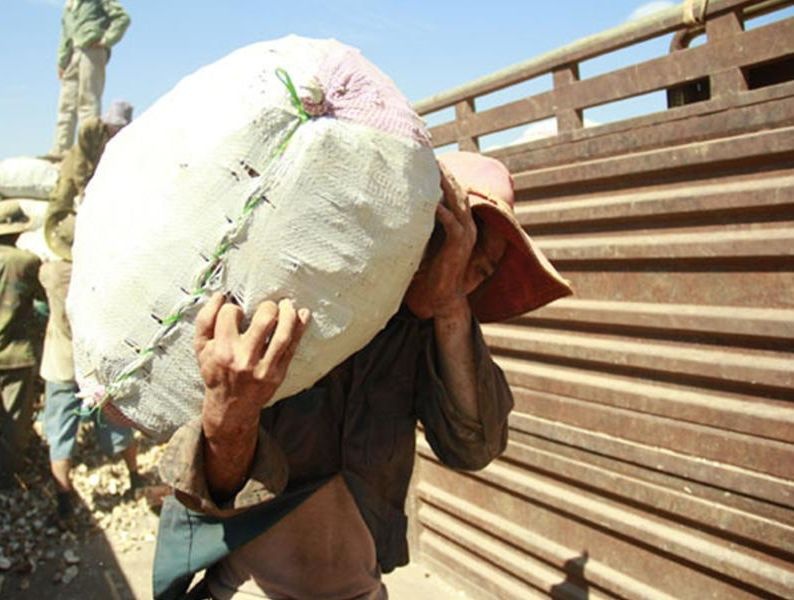 nguyên nhân thoát vị đĩa đệm ảnh 2 nguyen nhan thoat vi dia dem anh 2