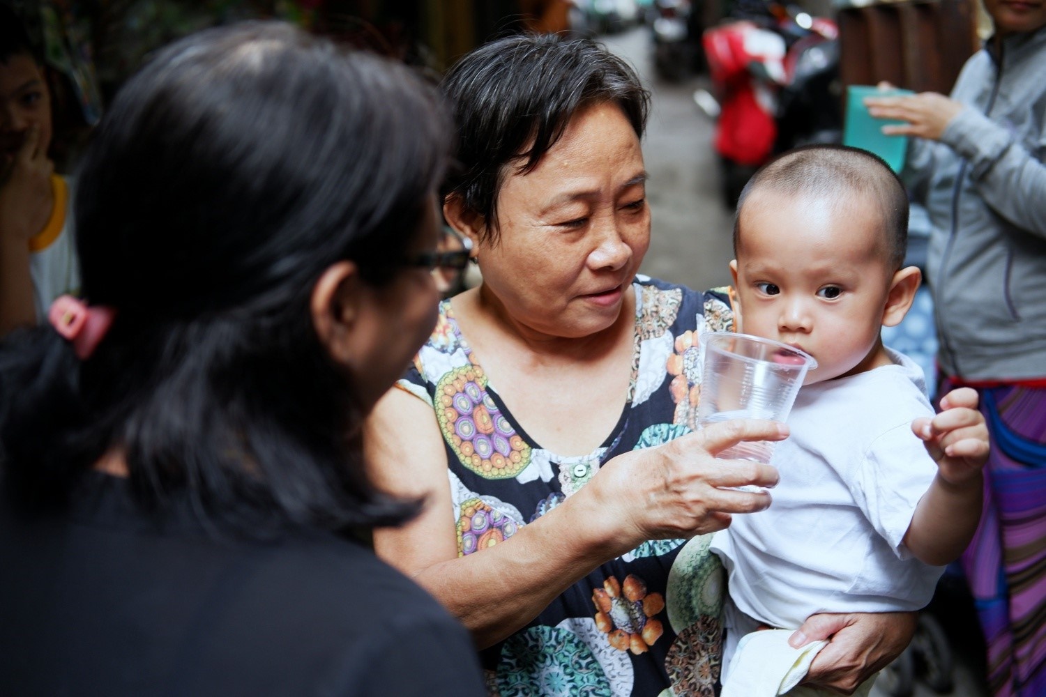 Ngay nuoc tai sinh anh 2