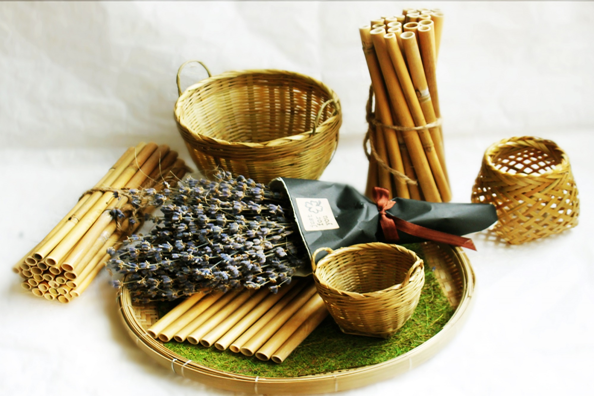 Ong hut say Reedfarm Organic an toan cho suc khoe, moi truong hinh anh