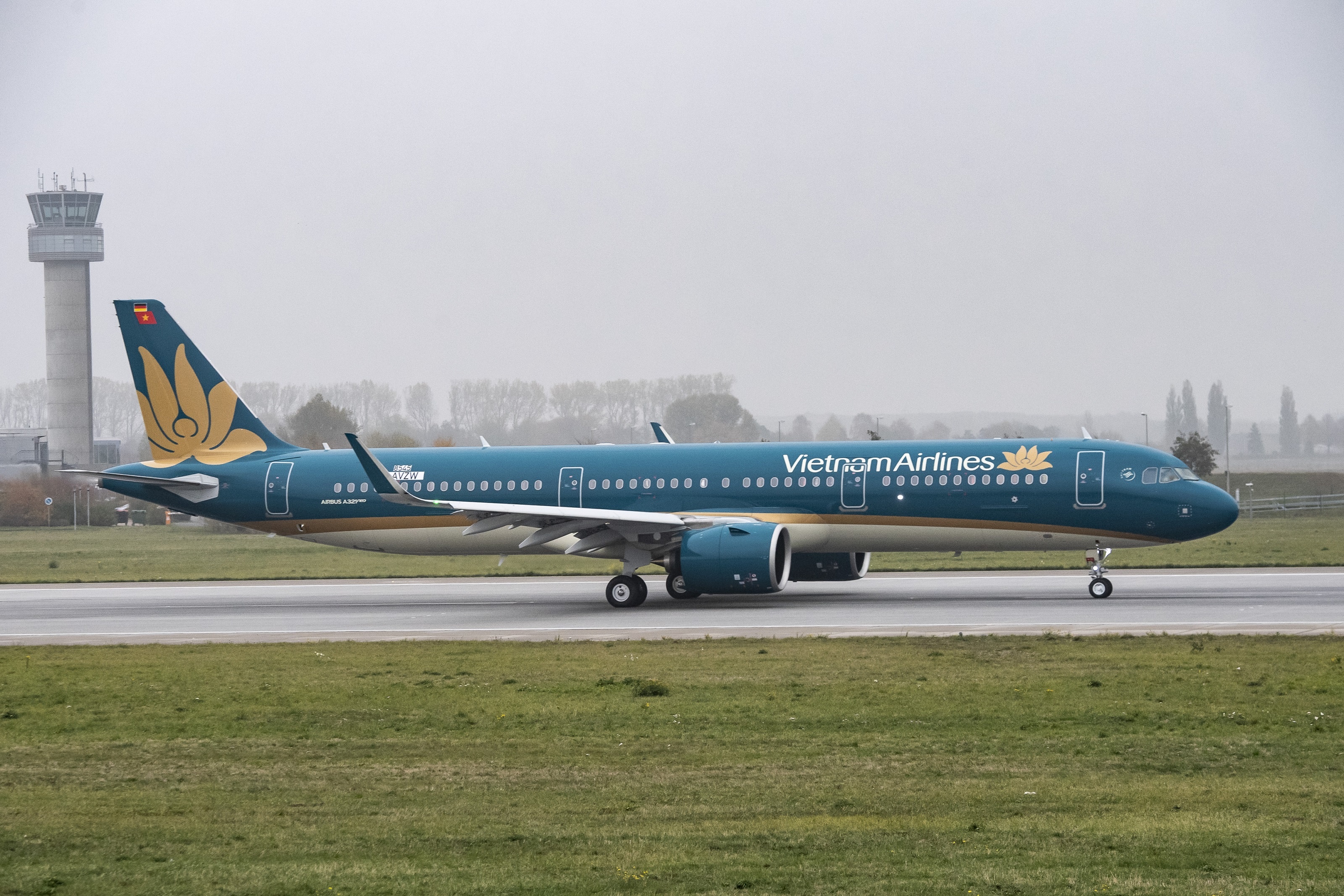 Vietnam Airlines day som gio bay cac chuyen den Bacolod co vu AFF hinh anh