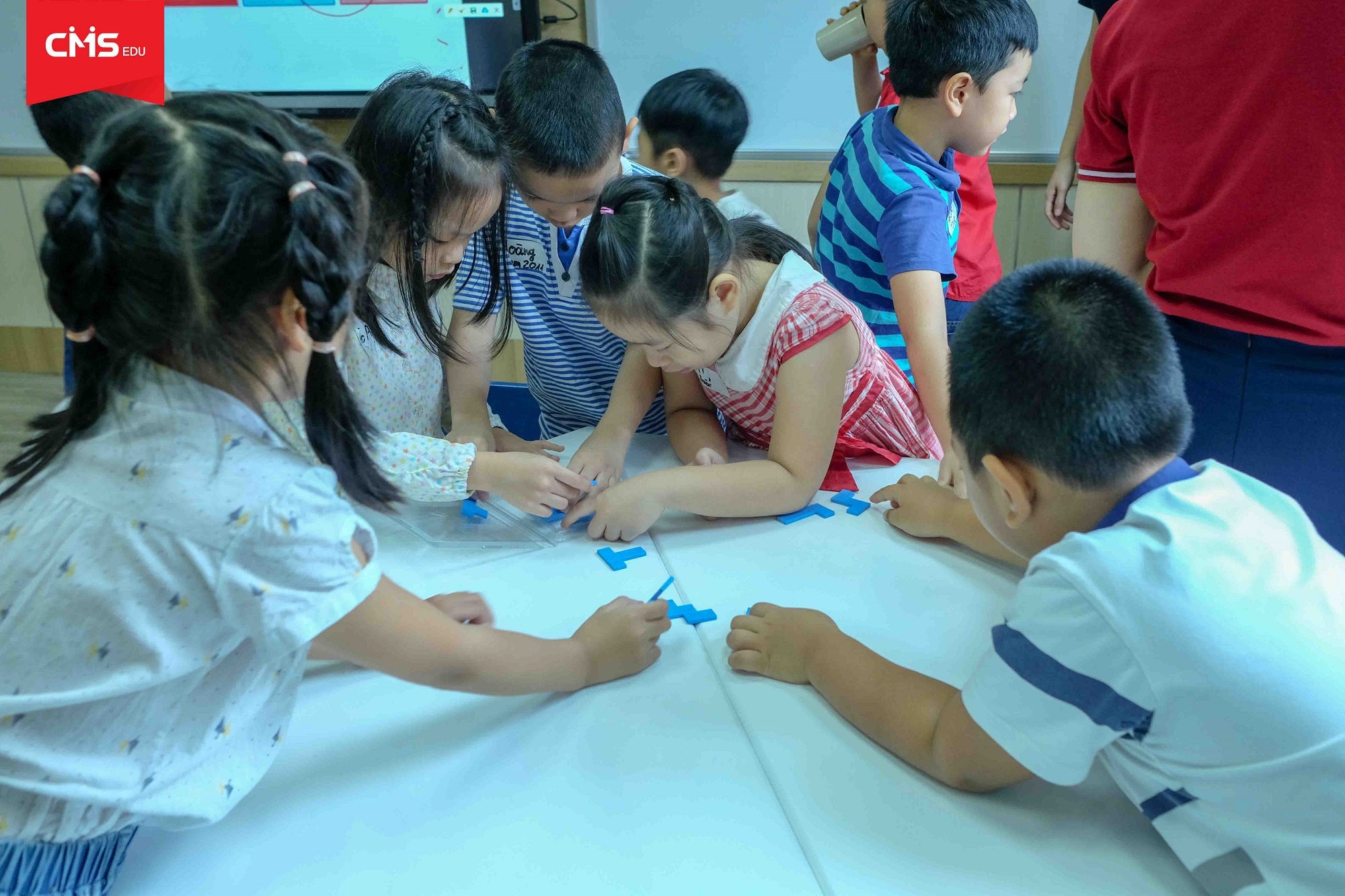 Day tre tu duy sang tao trong ky nguyen 4.0 hinh anh